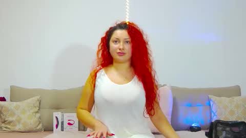 AlexaMills online show from October 2025 01:31:01 AM