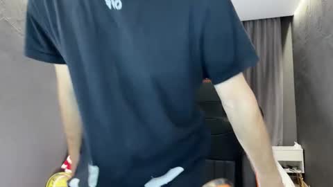 devilnut1 online show from November 2025 05:57:01 PM