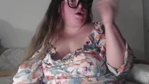 Snapshot of devilschick chatting on February 2026 01:11:02 AM DevilsChick -- OF online show from February 2026 01:11:02 AM