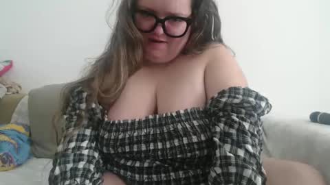 Snapshot of devilschick chatting on February 2026 01:09:02 PM DevilsChick -- OF online show from February 2026 01:09:02 PM