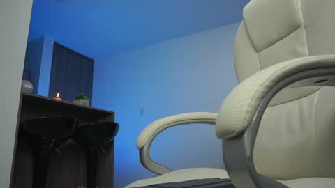 Devin Hunter online show from December 2024 03:51:01 AM