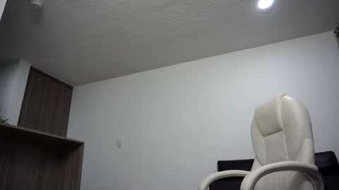 Devin Hunter online show from January 2025 03:51:02 AM