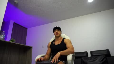 Devin Hunter online show from January 2025 02:03:02 AM