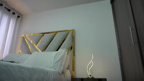 Devin Hunter online show from February 2025 09:50:02 PM