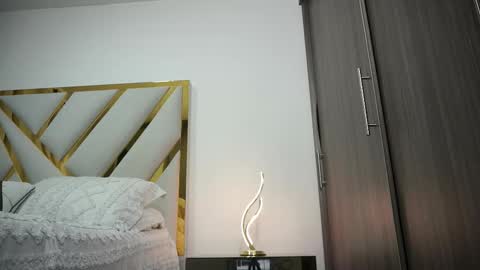 Devin Hunter online show from September 2025 12:26:02 AM