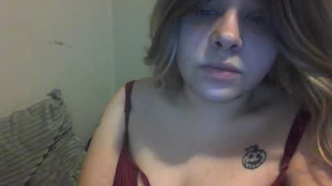 Snapshot of devykitten2018 chatting on December 2025 12:33:02 PM devykitten online show from December 2025 12:33:02 PM