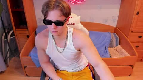 Snapshot of dexter_bennett chatting on May 2026 06:13:01 PM Dexter online show from May 2026 06:13:01 PM