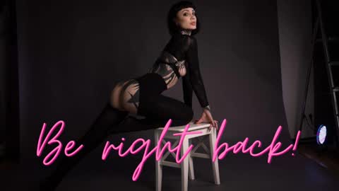 dgtlgrl online show from February 2026 05:00:02 PM