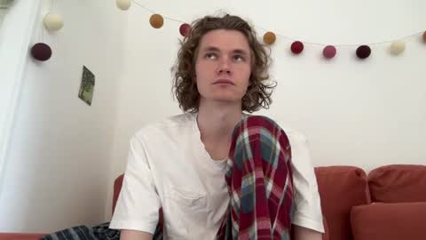 Snapshot of di_n_alex chatting on June 2026 10:10:02 AM Di Alex online show from June 2026 10:10:02 AM