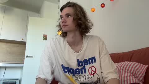 Snapshot of di_n_alex chatting on July 2026 09:15:02 AM Di Alex online show from July 2026 09:15:02 AM