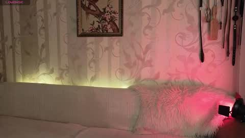 Diana Di Honey online show from September 2025 02:16:01 PM