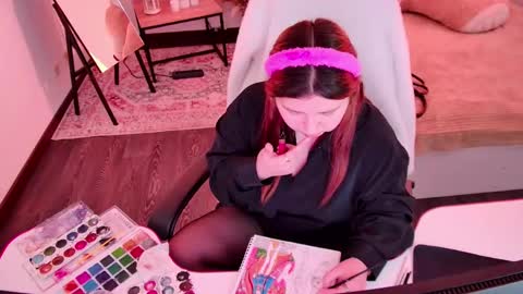 Dia online show from April 2026 01:42:02 AM