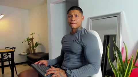 Snapshot of diagostone chatting on February 2025 11:02:01 PM Diego online show from February 2025 11:02:01 PM