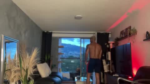 Snapshot of diagostone chatting on September 2025 11:05:01 PM Diego online show from September 2025 11:05:01 PM