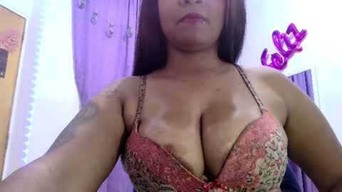 Snapshot of diamondd_gold chatting on June 2026 12:18:02 PM diamondd_gold online show from June 2026 12:18:02 PM