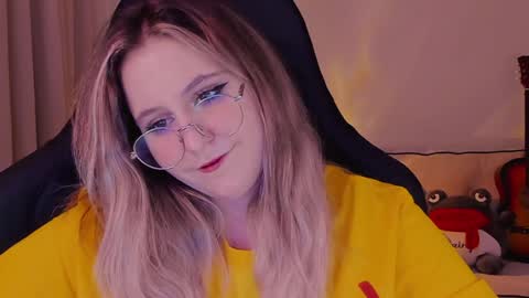 Snapshot of diana_floweri chatting on December 2024 02:44:01 PM Diana online show from December 2024 02:44:01 PM