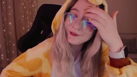 Snapshot of diana_floweri chatting on December 2024 01:12:02 PM Diana online show from December 2024 01:12:02 PM