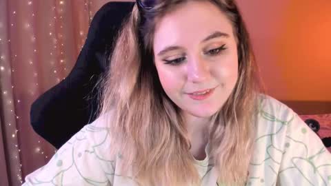 Snapshot of diana_floweri chatting on February 2025 01:22:02 PM Diana online show from February 2025 01:22:02 PM