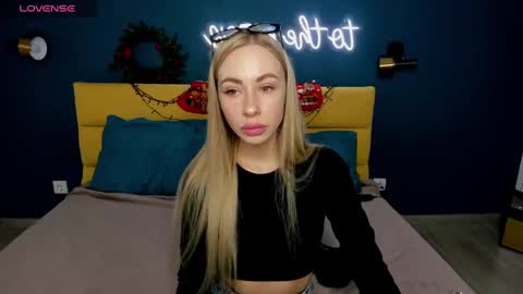 Diana  online show from December 2024 08:51:02 AM