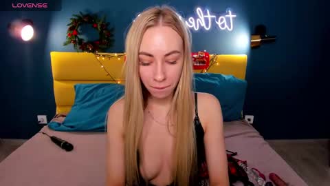 Diana  online show from December 2024 09:03:01 AM