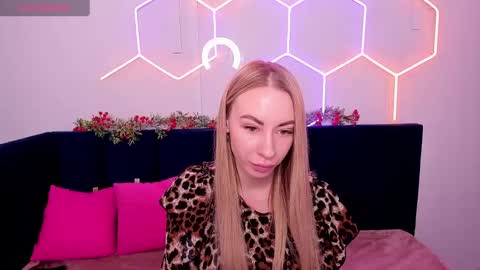 Diana  online show from January 2025 08:57:02 AM