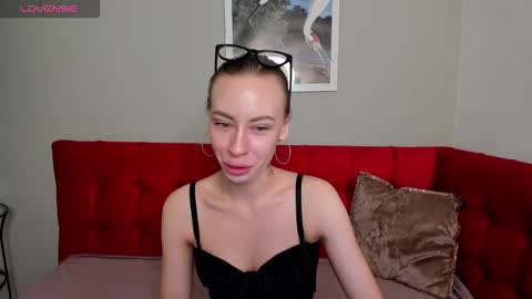 Diana  online show from September 2025 02:02:01 AM