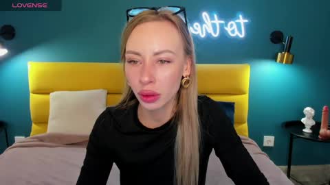 Diana  online show from May 2026 08:52:01 AM