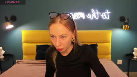 Diana  online show from May 2026 08:42:01 AM