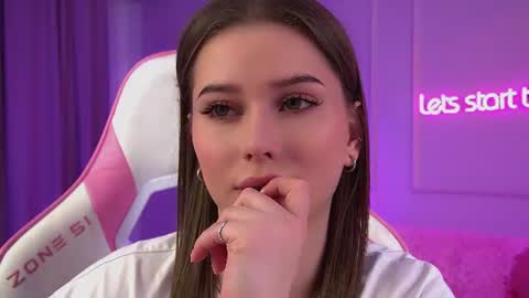 Snapshot of dianabecker chatting on July 2026 09:22:01 AM Diana online show from July 2026 09:22:01 AM