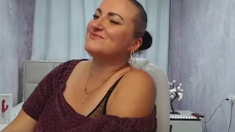Diana online show from May 2026 05:42:02 PM