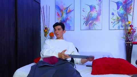 Ana  Leo online show from December 2024 06:38:02 PM