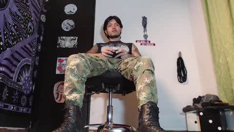 Snapshot of dicaprioo_ chatting on December 2024 09:58:02 PM DICAPRIO online show from December 2024 09:58:02 PM