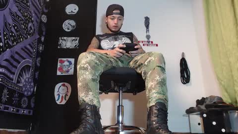 Snapshot of dicaprioo_ chatting on December 2024 01:11:01 AM DICAPRIO online show from December 2024 01:11:01 AM