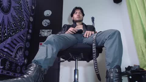 Snapshot of dicaprioo_ chatting on December 2024 06:59:02 PM DICAPRIO online show from December 2024 06:59:02 PM