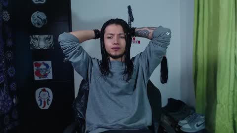 Snapshot of dicaprioo_ chatting on January 2025 01:28:01 AM DICAPRIO online show from January 2025 01:28:01 AM