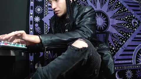 Snapshot of dicaprioo_ chatting on January 2025 08:04:02 PM DICAPRIO online show from January 2025 08:04:02 PM