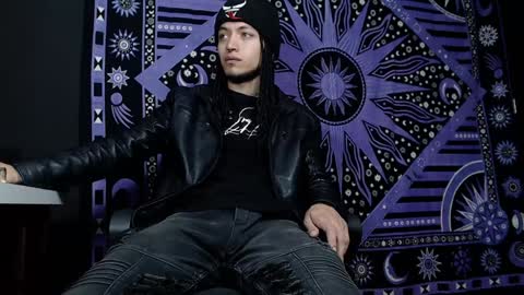 Snapshot of dicaprioo_ chatting on January 2025 06:23:01 PM DICAPRIO online show from January 2025 06:23:01 PM