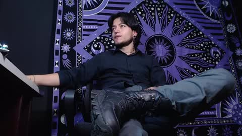 Snapshot of dicaprioo_ chatting on January 2025 01:47:01 AM DICAPRIO online show from January 2025 01:47:01 AM