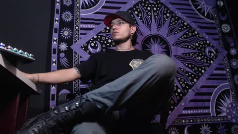 Snapshot of dicaprioo_ chatting on January 2025 10:12:01 PM DICAPRIO online show from January 2025 10:12:01 PM