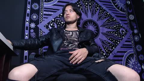 Snapshot of dicaprioo_ chatting on January 2025 01:31:02 AM DICAPRIO online show from January 2025 01:31:02 AM