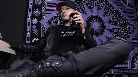 Snapshot of dicaprioo_ chatting on January 2025 02:53:02 PM DICAPRIO online show from January 2025 02:53:02 PM