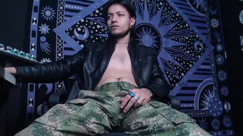 Snapshot of dicaprioo_ chatting on February 2025 12:15:01 AM DICAPRIO online show from February 2025 12:15:01 AM