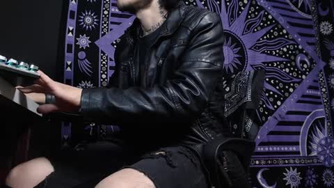 Snapshot of dicaprioo_ chatting on February 2025 07:53:02 PM DICAPRIO online show from February 2025 07:53:02 PM