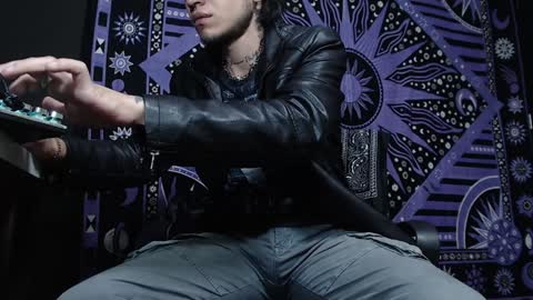 Snapshot of dicaprioo_ chatting on February 2025 04:46:01 PM DICAPRIO online show from February 2025 04:46:01 PM