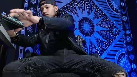 Snapshot of dicaprioo_ chatting on February 2025 10:25:02 PM DICAPRIO online show from February 2025 10:25:02 PM