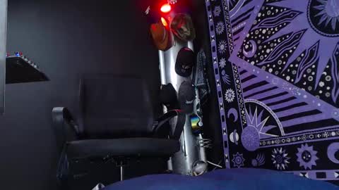 Snapshot of dicaprioo_ chatting on March 2025 11:38:02 PM DICAPRIO online show from March 2025 11:38:02 PM