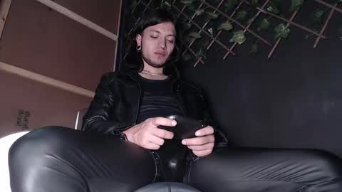 Snapshot of dicaprioo_ chatting on September 2025 02:02:01 AM DICAPRIO online show from September 2025 02:02:01 AM