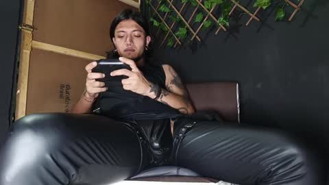 Snapshot of dicaprioo_ chatting on September 2025 04:16:01 AM DICAPRIO online show from September 2025 04:16:01 AM