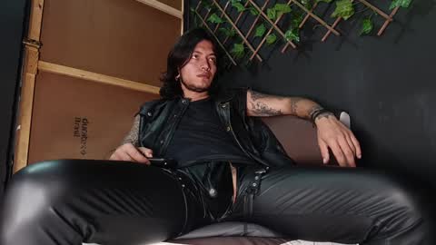 Snapshot of dicaprioo_ chatting on September 2025 06:11:02 PM DICAPRIO online show from September 2025 06:11:02 PM