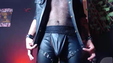 Snapshot of dicaprioo_ chatting on October 2025 06:52:02 PM DICAPRIO online show from October 2025 06:52:02 PM